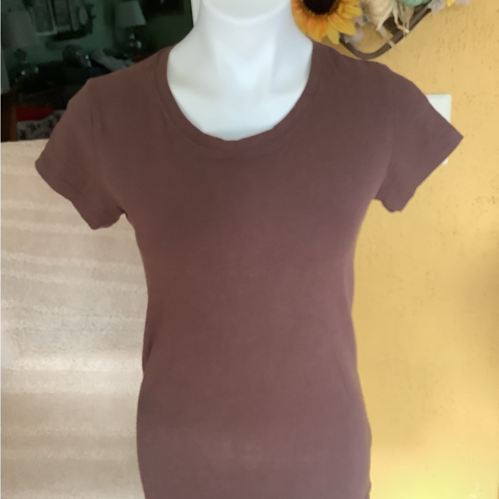 CROOP NECK CAP SLEEVE BROWN TOP